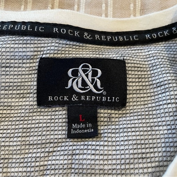 Rock & Republic Men’s Grey White Quarter Button Short Sleeve Henley Tee Large - Picture 3 of 7